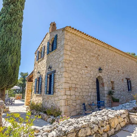 Nefeli Aresti Villa *
