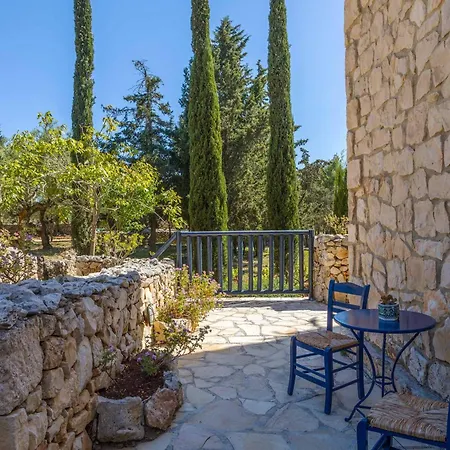 Nefeli Aresti * Agios Leon