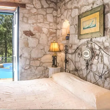 Villa Nefeli Aresti *